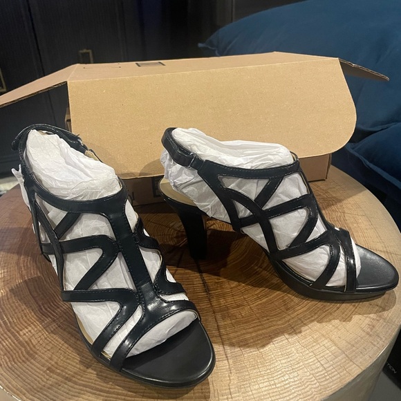 Naturalizer Shoes - **HOLIDAYS**  Naturalizer DANYA Black Women's Strappy  Dress Sandals NWT  9